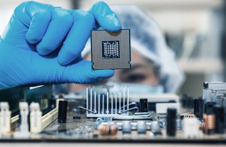Scarcity of computer chips halted the rally in steel prices