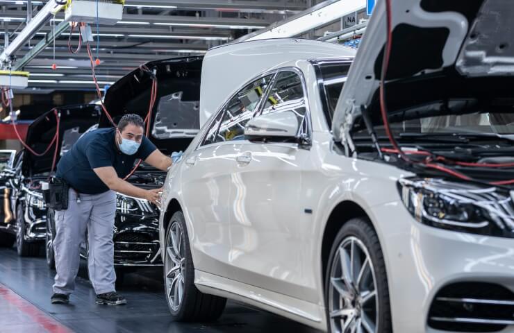 Leading carmakers announce car price increases due to rising steel prices