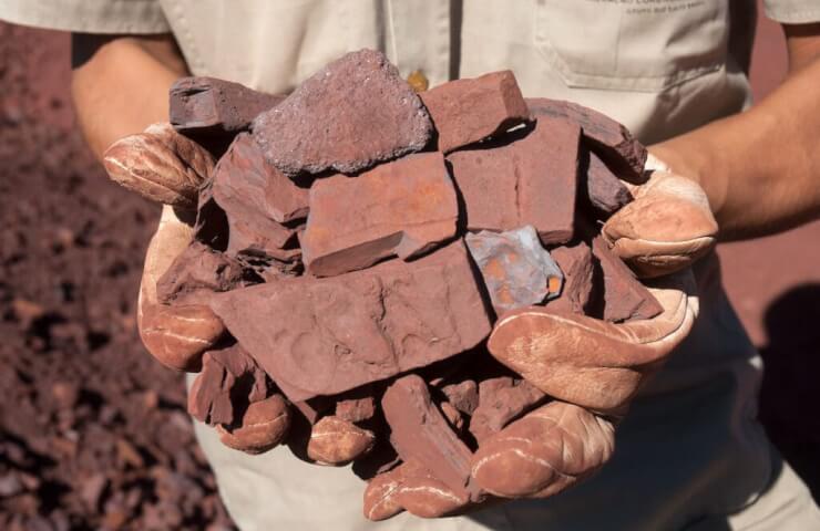 Iron ore drops as Chinese steel demand remains weak
