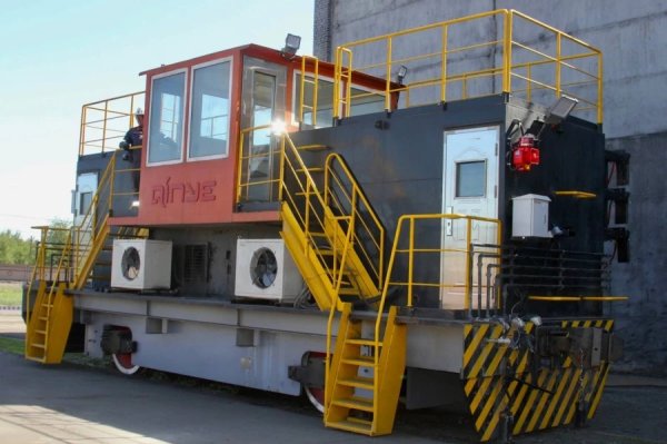 Ural Steel has acquired a special electric locomotive for coke battery maintenance