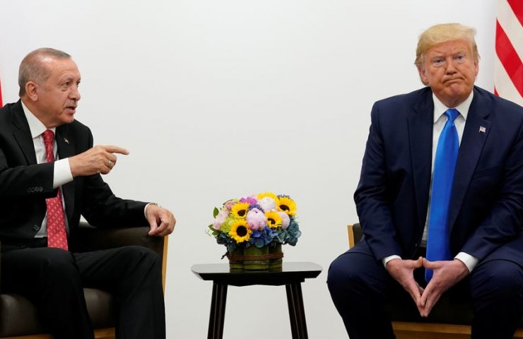 Trump punishes Turkey for attack on Syria with 50% steel duties
