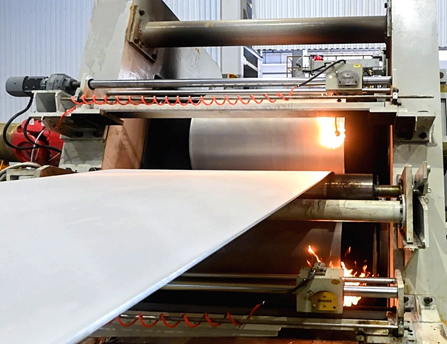 A new line of continuous strip casting from aluminum and its alloys has been launched at the Ural Foil plant.