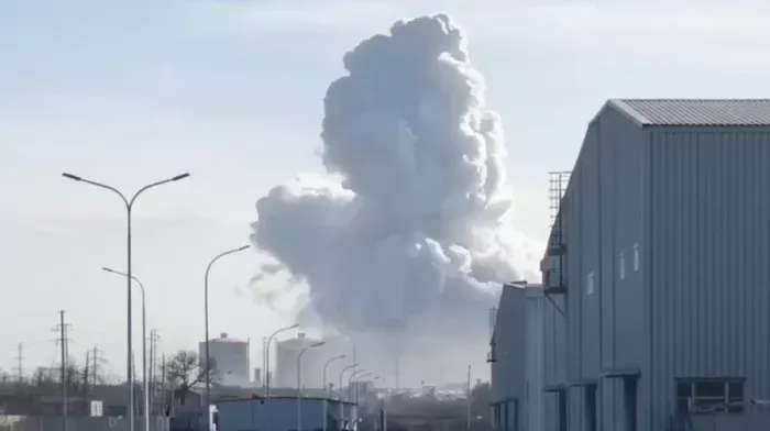 <i></i> A <b>steel mill has exploded in China: there are dead, missing and dozens injured</b>