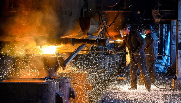 Global steel production fell by 2%