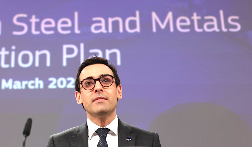 The European Commission prescribes the use of low-emission steel, not "made in the EU’
