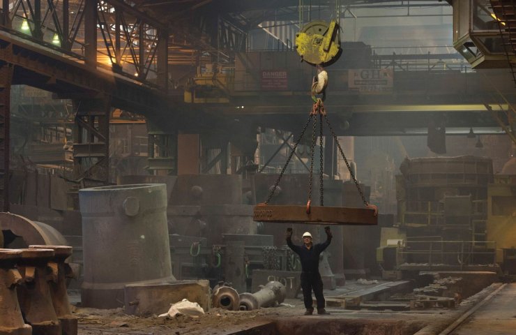 British Defense Department wants to gain control of a steel plant in South Yorkshire