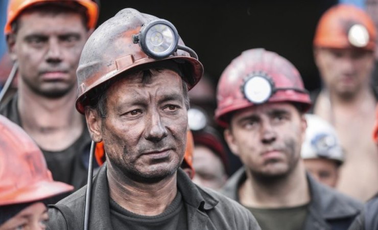 Зеленский подписал закон о погашении долгов по зарплате шахтерам