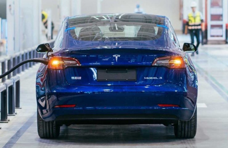Tesla снизила цены на свои китайские машины после получения субсидии от правительства