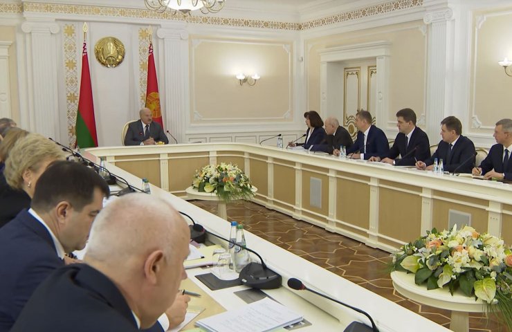 Власти Белоруссии обратились к Украине за дешевой нефтью