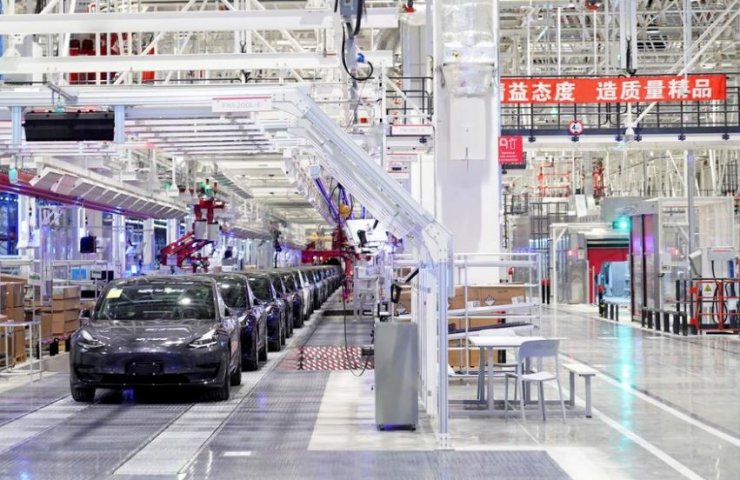 Власти Шанхая помогут Tesla возобновить производство машин в условиях эпидемии коронавируса