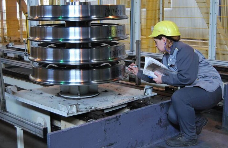 Укрзализныця подтвердила размещение большой заявки на стальные колеса и бандаж
