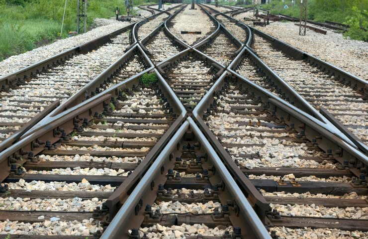 Укрзализныця в 2021 году планирует отремонтировать более 500 железнодорожных переездов
