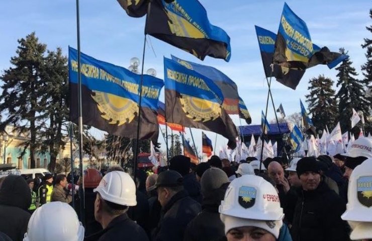 Шахтеры Львовской области едут в Киев «выбивать долги» по заработной плате