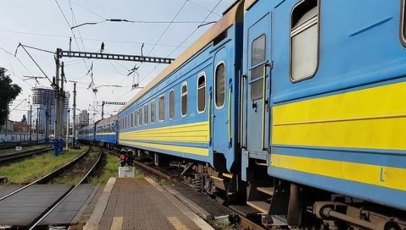 Мариуполь просит у правительства Украины обновить железнодорожные вагоны на маршрутах