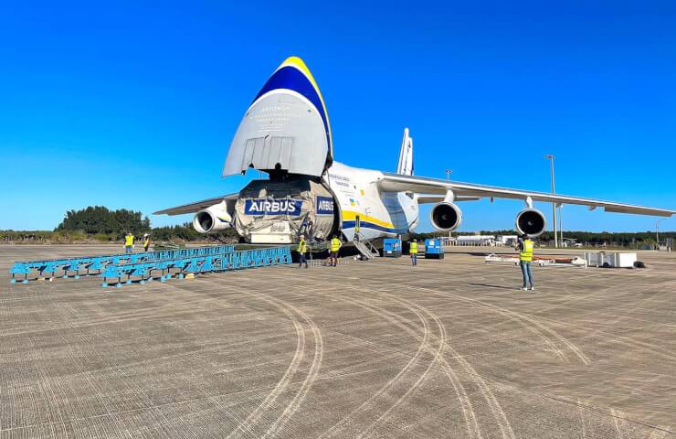 Украинская авиакомпания доставила турецкий спутник для запуска американской компанией