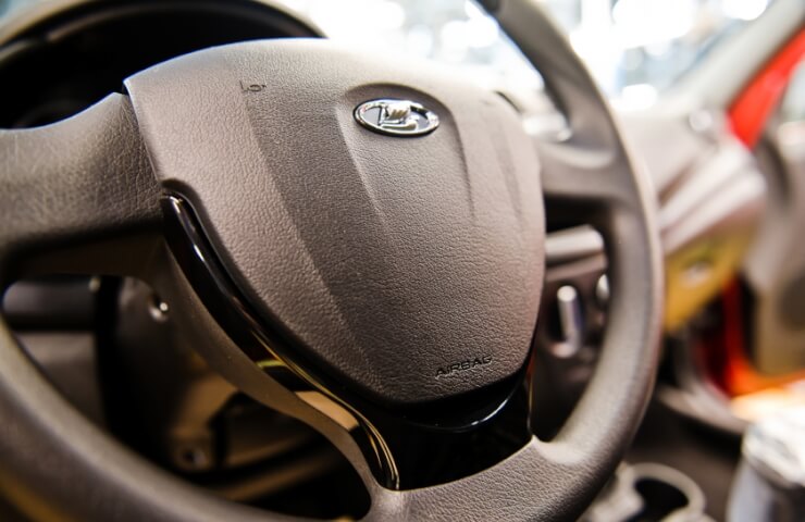 АВТОВАЗ начал комплектовать LADA Granta подушками безопасности