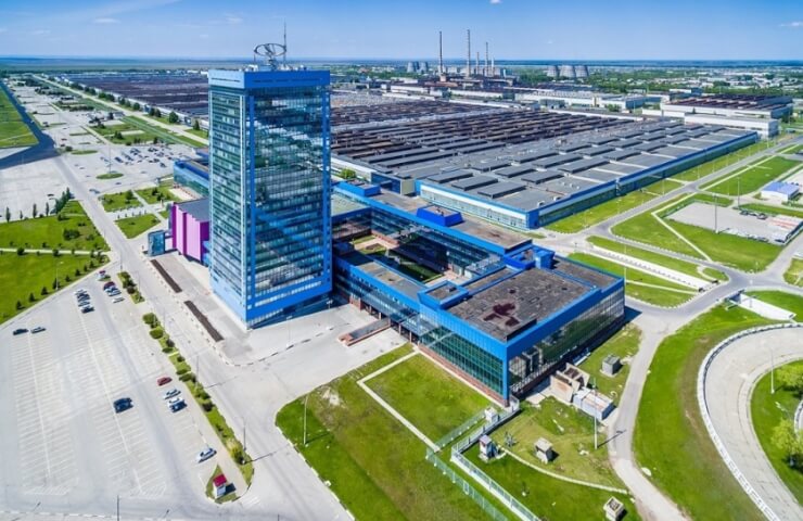 АВТОВАЗ вернулся к полной рабочей неделе на фоне роста спроса на новые LADA