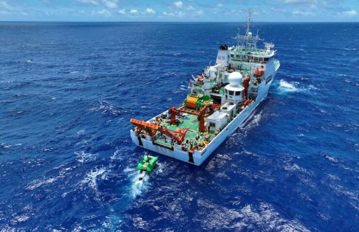 Китай провел тестовую добычу полиметаллов со дна моря на глубине четыре километра