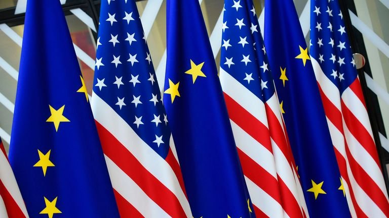 ЕС приостанавливает принятие контрмер после того, как США отменили 20%-ные пошлины на импорт из ЕС