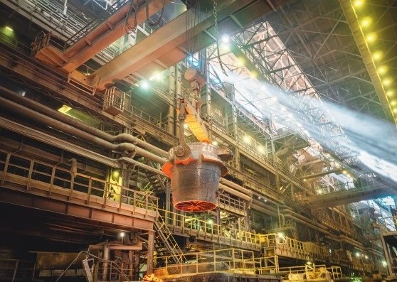 "Челябинский электрометаллургический комбинат" до конца 2025 года модернизирует 4 плавильные печи