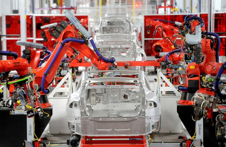 Tesla інвестує рекордні 12 мільярдів доларів в розширення виробництва електромобілів