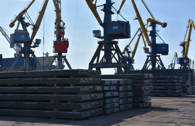 Сталеві сляби стали найпопулярнішим вантажем в Маріупольському торговому порту