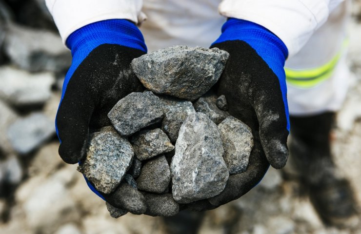 Зімбабве і Росія домовилися запустити платинове родовище