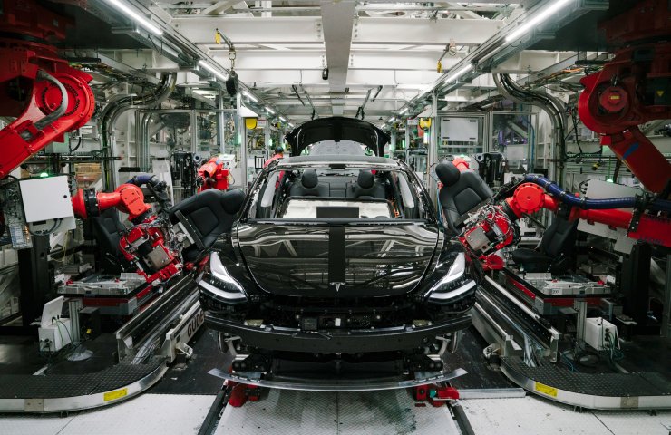 Влада Каліфорнії побоялися свариться з Ілоною Маском і дозволили Tesla працювати в карантин