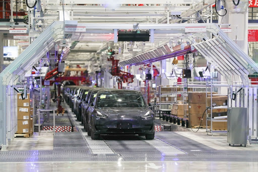 Tesla початку поставки китайських версій позашляховика Model Y