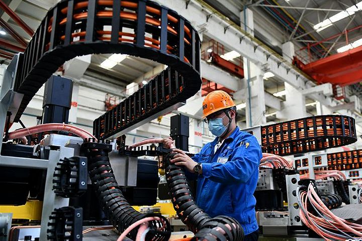 Індекс PMI у сфері виробництва Китаю впав в грудні але залишається вище 50