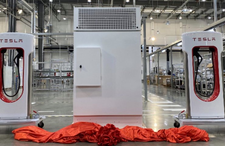 Tesla запустила власне виробництво зарядних колонок суперкласу в китайському Шанхаї