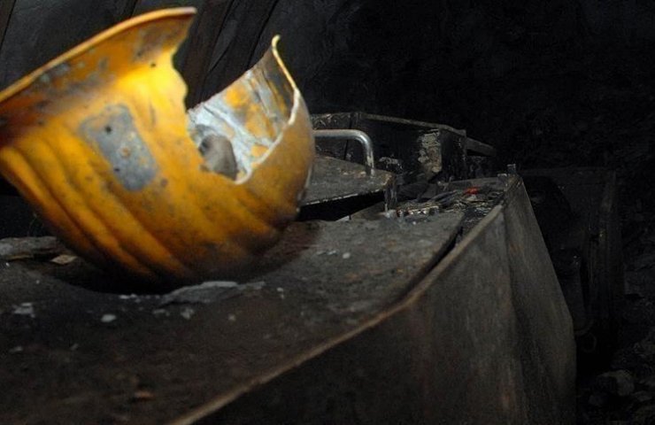 Двоє людей загинули, четверо зникли безвісти внаслідок пожежі на золотій копальні в Східному Китаї