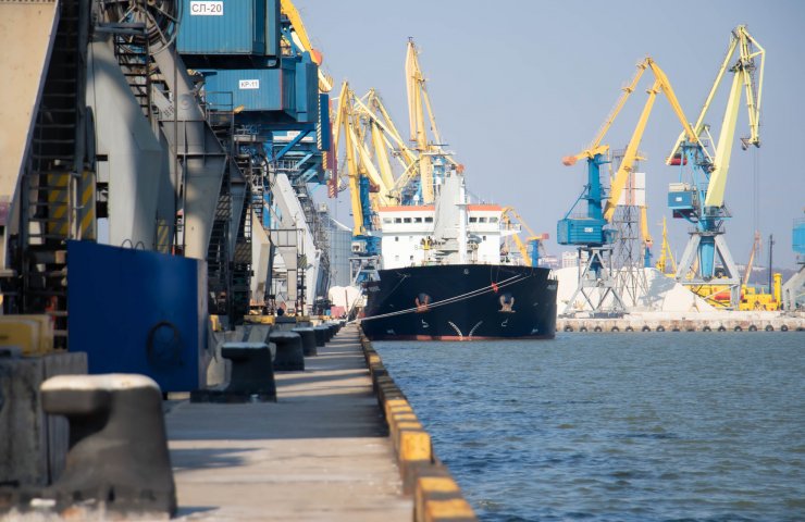 Укрзалізниця змінює логістику транспортування дизельного палива після зупинки поставок з РФ і Білорусі
