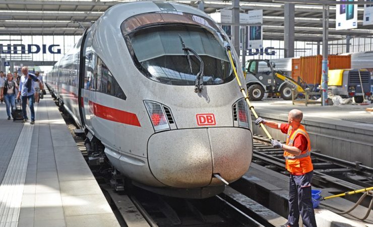 Працівники Deutsche Bahn оголосили страйк вимагаючи виплатить обіцяні бонуси