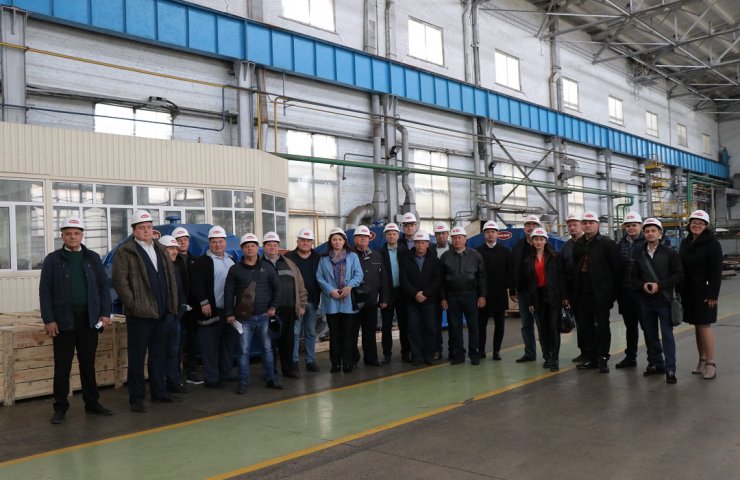 Новокраматорський машинобудівний завод справив враження на які потрапили туди портовиків