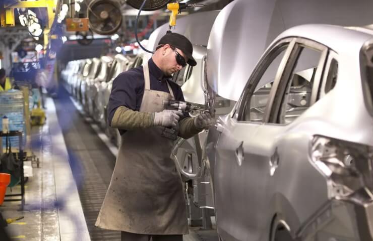 Виробництво автомобілів у Великій Британії впало на 65-річний мінімум