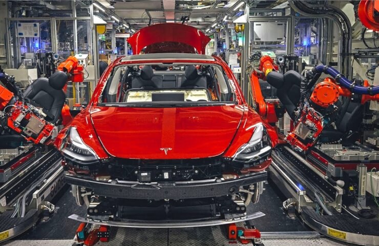Продажі Tesla наприкінці 2021 року значно перевершили очікування аналітиків