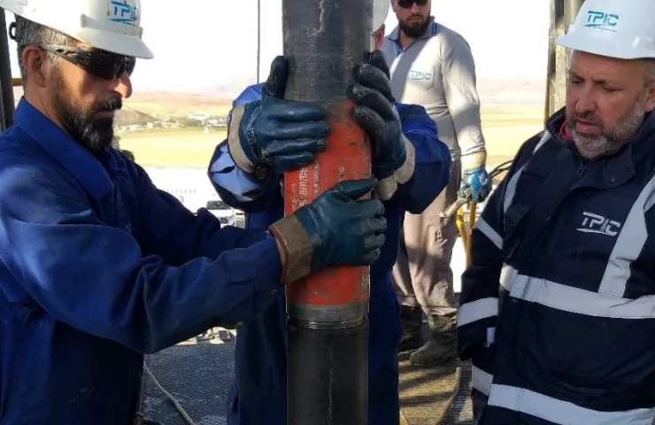 Turkish Petroleum вперше використала українські труби для свердловини завглибшки 3 км.