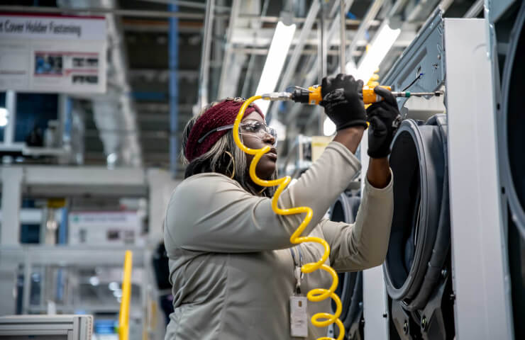 США заборонили продавати в Росію ножі та холодильники