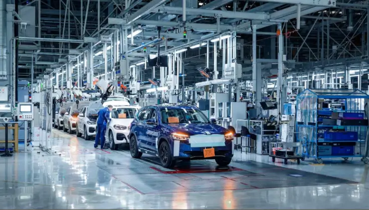 Український літій потрапить до батарей електромобілів BMW