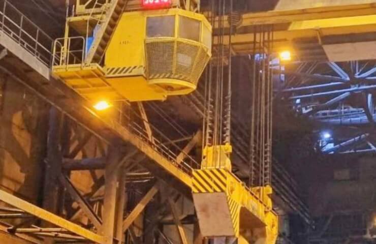 Новокраматорський машзавод поставив Метінвесту мостовий ливарний кран вантажопідйомністю 320 тонн