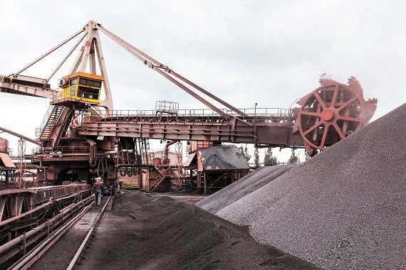На фабриці огрудкування Лебединського ГЗК запустили в роботу новий роторний укладальник-парканщик за 480 млн рублів