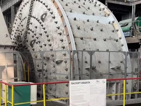 На збагачувальній фабриці Лебединського ГЗК завершили монтаж нового млина мокрого самоізмельченія