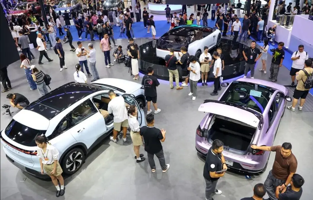 Роздрібні продажі легкових автомобілів в Китаї перевищили 23,74 млн одиниць в 2025 році
